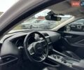 Ягуар Ф-Пейс, объемом двигателя 2 л и пробегом 106 тыс. км за 30400 $, фото 26 на Automoto.ua