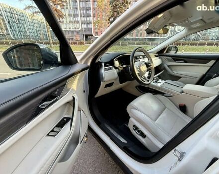 Ягуар Ф-Пейс, объемом двигателя 2 л и пробегом 15 тыс. км за 44500 $, фото 9 на Automoto.ua