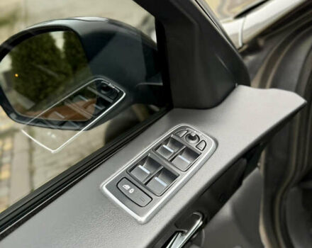 Серый Ягуар Ф-Пейс, объемом двигателя 3 л и пробегом 100 тыс. км за 23500 $, фото 19 на Automoto.ua