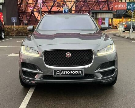 Серый Ягуар Ф-Пейс, объемом двигателя 2 л и пробегом 146 тыс. км за 22490 $, фото 1 на Automoto.ua