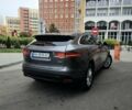 Серый Ягуар Ф-Пейс, объемом двигателя 2 л и пробегом 143 тыс. км за 26500 $, фото 7 на Automoto.ua
