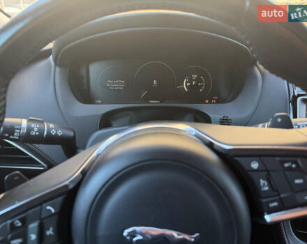 Серый Ягуар Ф-Пейс, объемом двигателя 2 л и пробегом 131 тыс. км за 27500 $, фото 19 на Automoto.ua