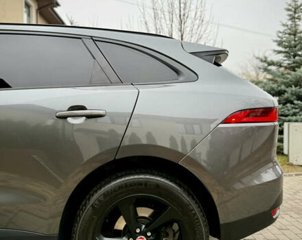 Серый Ягуар Ф-Пейс, объемом двигателя 3 л и пробегом 100 тыс. км за 23500 $, фото 8 на Automoto.ua