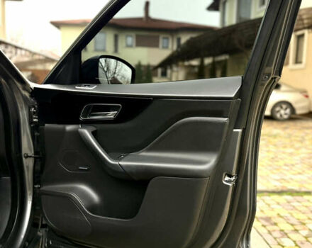 Серый Ягуар Ф-Пейс, объемом двигателя 3 л и пробегом 100 тыс. км за 23500 $, фото 34 на Automoto.ua