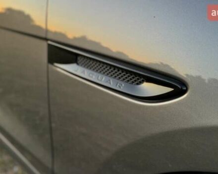 Серый Ягуар Ф-Пейс, объемом двигателя 2 л и пробегом 180 тыс. км за 18900 $, фото 30 на Automoto.ua