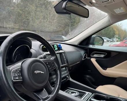 Сірий Ягуар Ф-Пейс, об'ємом двигуна 3 л та пробігом 84 тис. км за 22000 $, фото 8 на Automoto.ua