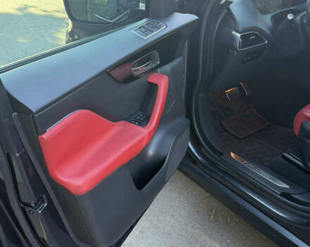 Серый Ягуар Ф-Пейс, объемом двигателя 2 л и пробегом 131 тыс. км за 27500 $, фото 13 на Automoto.ua