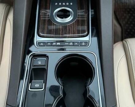 Серый Ягуар Ф-Пейс, объемом двигателя 2 л и пробегом 180 тыс. км за 18900 $, фото 40 на Automoto.ua