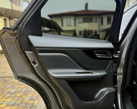 Серый Ягуар Ф-Пейс, объемом двигателя 3 л и пробегом 100 тыс. км за 23500 $, фото 29 на Automoto.ua