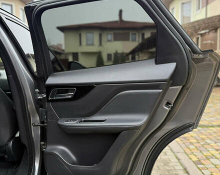 Серый Ягуар Ф-Пейс, объемом двигателя 3 л и пробегом 100 тыс. км за 23500 $, фото 32 на Automoto.ua