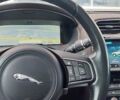 Серый Ягуар Ф-Пейс, объемом двигателя 2 л и пробегом 200 тыс. км за 23900 $, фото 33 на Automoto.ua
