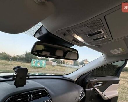 Серый Ягуар Ф-Пейс, объемом двигателя 2 л и пробегом 180 тыс. км за 18900 $, фото 53 на Automoto.ua