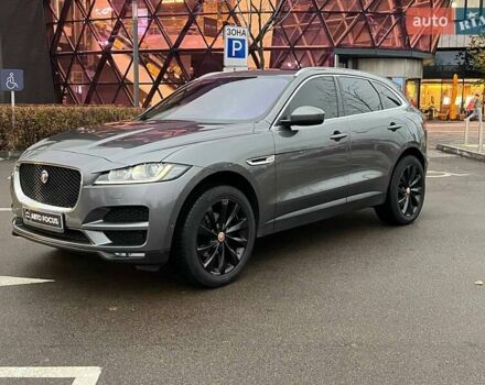 Серый Ягуар Ф-Пейс, объемом двигателя 2 л и пробегом 146 тыс. км за 22490 $, фото 2 на Automoto.ua