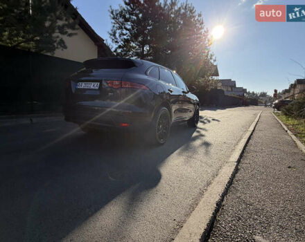 Серый Ягуар Ф-Пейс, объемом двигателя 2 л и пробегом 131 тыс. км за 27500 $, фото 6 на Automoto.ua