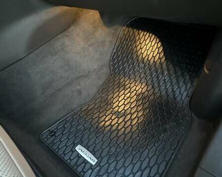 Серый Ягуар Ф-Пейс, объемом двигателя 2 л и пробегом 180 тыс. км за 18900 $, фото 44 на Automoto.ua