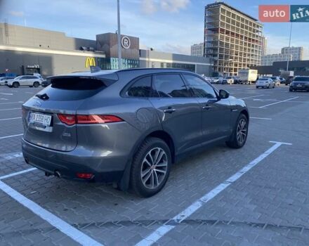 Серый Ягуар Ф-Пейс, объемом двигателя 3 л и пробегом 103 тыс. км за 28000 $, фото 5 на Automoto.ua