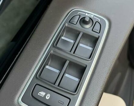 Серый Ягуар Ф-Пейс, объемом двигателя 2 л и пробегом 180 тыс. км за 18900 $, фото 50 на Automoto.ua