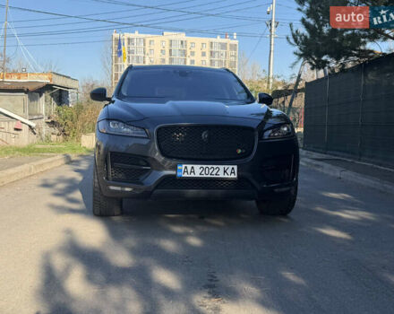 Серый Ягуар Ф-Пейс, объемом двигателя 2 л и пробегом 131 тыс. км за 27500 $, фото 4 на Automoto.ua