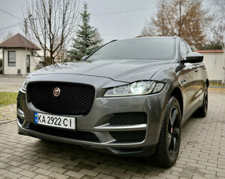 Серый Ягуар Ф-Пейс, объемом двигателя 3 л и пробегом 100 тыс. км за 23500 $, фото 4 на Automoto.ua
