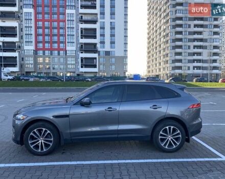 Серый Ягуар Ф-Пейс, объемом двигателя 3 л и пробегом 103 тыс. км за 28000 $, фото 2 на Automoto.ua