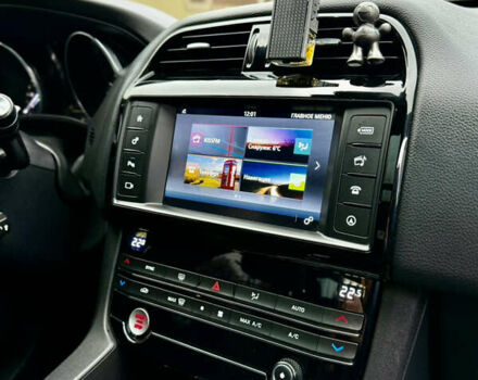 Серый Ягуар Ф-Пейс, объемом двигателя 3 л и пробегом 100 тыс. км за 23500 $, фото 40 на Automoto.ua