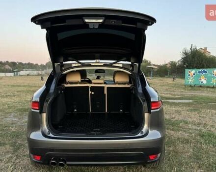 Серый Ягуар Ф-Пейс, объемом двигателя 2 л и пробегом 180 тыс. км за 18900 $, фото 54 на Automoto.ua