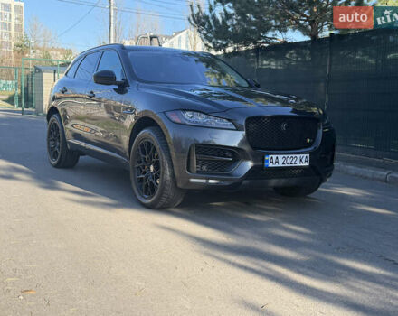 Серый Ягуар Ф-Пейс, объемом двигателя 2 л и пробегом 131 тыс. км за 27500 $, фото 3 на Automoto.ua