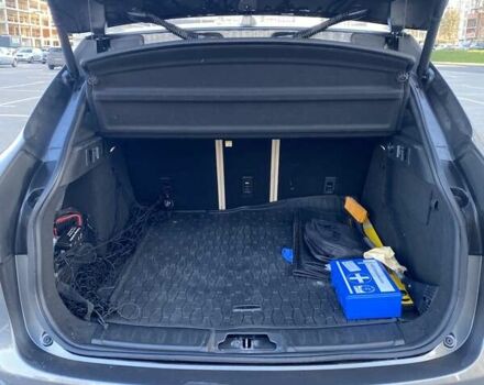 Серый Ягуар Ф-Пейс, объемом двигателя 3 л и пробегом 103 тыс. км за 28000 $, фото 10 на Automoto.ua