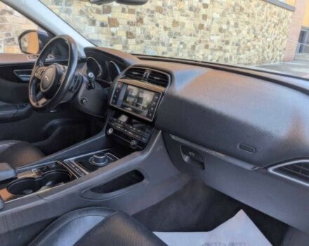 Сірий Ягуар Ф-Пейс, об'ємом двигуна 2 л та пробігом 102 тис. км за 9600 $, фото 10 на Automoto.ua