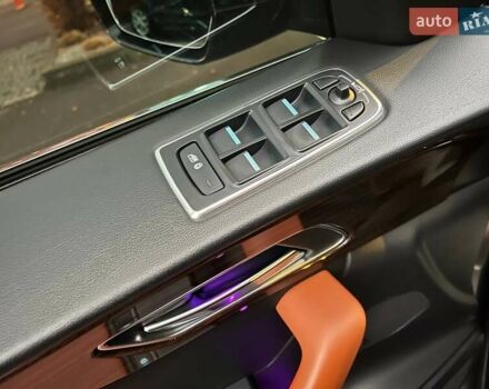 Серый Ягуар Ф-Пейс, объемом двигателя 2 л и пробегом 146 тыс. км за 22490 $, фото 12 на Automoto.ua