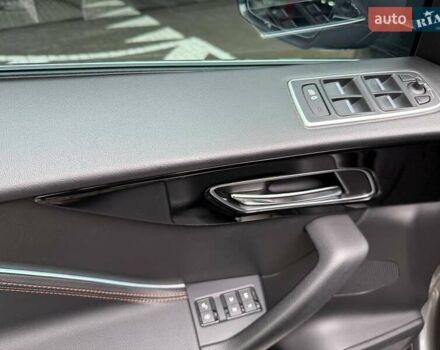 Сірий Ягуар Ф-Пейс, об'ємом двигуна 3 л та пробігом 147 тис. км за 22990 $, фото 16 на Automoto.ua