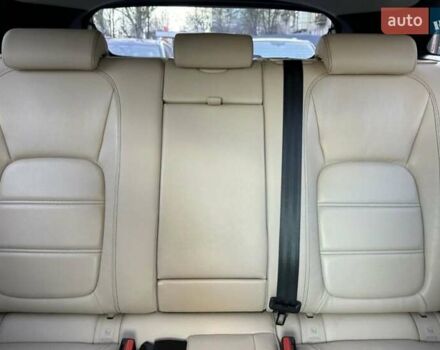 Серый Ягуар Ф-Пейс, объемом двигателя 2 л и пробегом 156 тыс. км за 26500 $, фото 7 на Automoto.ua