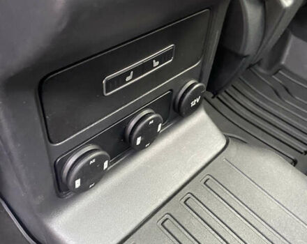 Сірий Ягуар Ф-Пейс, об'ємом двигуна 2 л та пробігом 171 тис. км за 17999 $, фото 35 на Automoto.ua