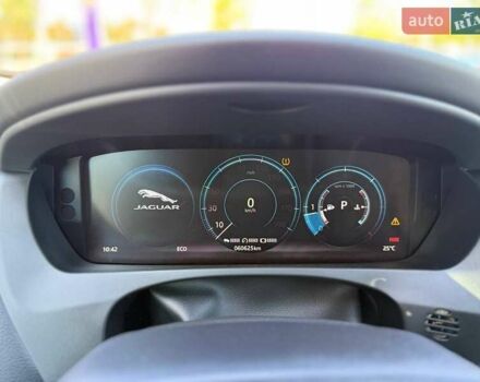 Ягуар Ф-Пейс 2017 у Києві на Automoto.ua Сірий Ягуар Ф-Пейс, об'ємом двигуна 2 л та пробігом 62 тис. км за 26990 $, фото 24 на Automoto.ua