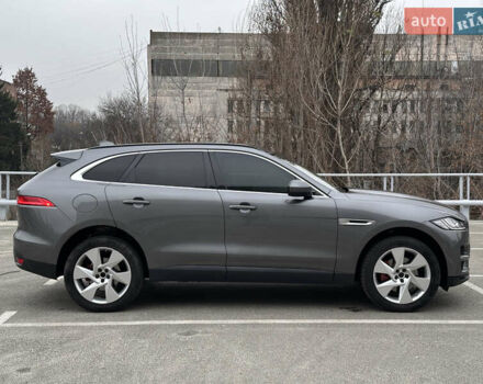 Серый Ягуар Ф-Пейс, объемом двигателя 3 л и пробегом 109 тыс. км за 20990 $, фото 9 на Automoto.ua