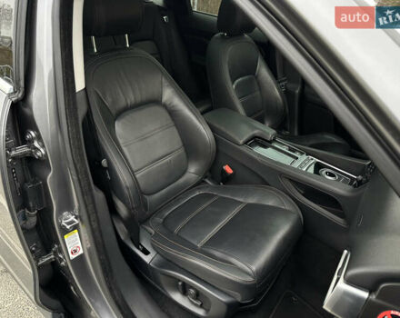 Сірий Ягуар Ф-Пейс, об'ємом двигуна 3 л та пробігом 108 тис. км за 19999 $, фото 42 на Automoto.ua