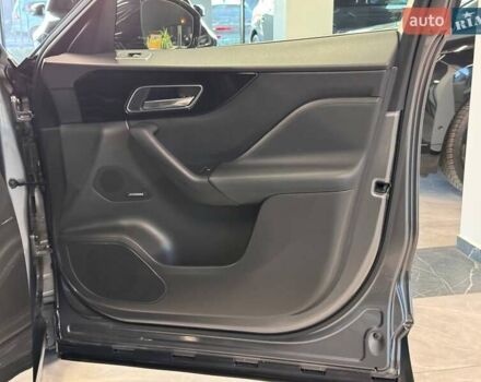 Серый Ягуар Ф-Пейс, объемом двигателя 3 л и пробегом 161 тыс. км за 27900 $, фото 35 на Automoto.ua