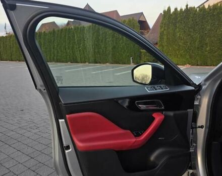 Серый Ягуар Ф-Пейс, объемом двигателя 2 л и пробегом 178 тыс. км за 22500 $, фото 13 на Automoto.ua