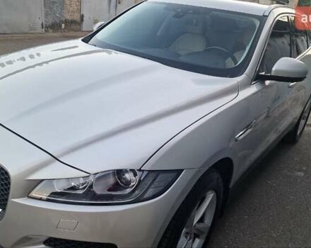 Серый Ягуар Ф-Пейс, объемом двигателя 2 л и пробегом 164 тыс. км за 25400 $, фото 1 на Automoto.ua