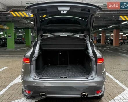 Сірий Ягуар Ф-Пейс, об'ємом двигуна 3 л та пробігом 147 тис. км за 22990 $, фото 9 на Automoto.ua