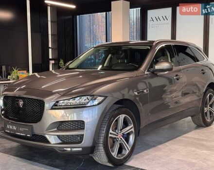Серый Ягуар Ф-Пейс, объемом двигателя 2.99 л и пробегом 161 тыс. км за 25990 $, фото 6 на Automoto.ua