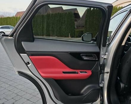 Серый Ягуар Ф-Пейс, объемом двигателя 2 л и пробегом 178 тыс. км за 22500 $, фото 26 на Automoto.ua