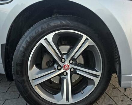 Серый Ягуар Ф-Пейс, объемом двигателя 2 л и пробегом 178 тыс. км за 22500 $, фото 12 на Automoto.ua