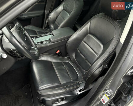 Сірий Ягуар Ф-Пейс, об'ємом двигуна 3 л та пробігом 108 тис. км за 19999 $, фото 17 на Automoto.ua