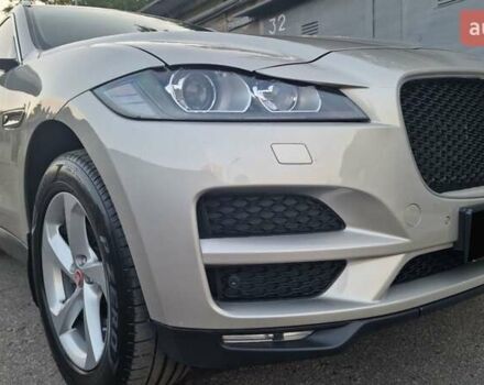 Серый Ягуар Ф-Пейс, объемом двигателя 2 л и пробегом 156 тыс. км за 26500 $, фото 12 на Automoto.ua