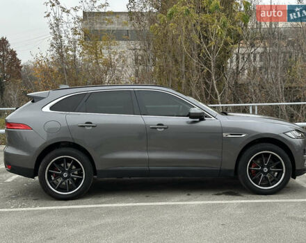 Сірий Ягуар Ф-Пейс, об'ємом двигуна 3 л та пробігом 108 тис. км за 19999 $, фото 4 на Automoto.ua