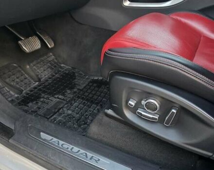 Серый Ягуар Ф-Пейс, объемом двигателя 2 л и пробегом 178 тыс. км за 22500 $, фото 18 на Automoto.ua