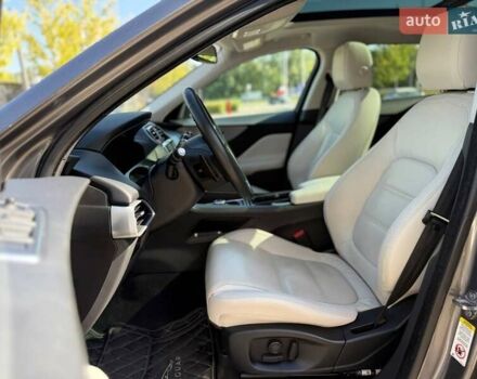 Ягуар Ф-Пейс 2017 у Києві на Automoto.ua Сірий Ягуар Ф-Пейс, об'ємом двигуна 2 л та пробігом 62 тис. км за 26990 $, фото 11 на Automoto.ua