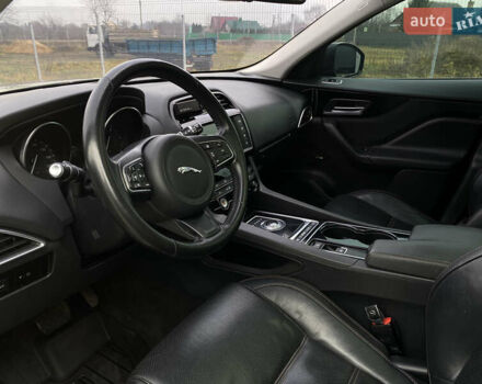 Сірий Ягуар Ф-Пейс, об'ємом двигуна 2 л та пробігом 171 тис. км за 17999 $, фото 29 на Automoto.ua