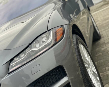 Сірий Ягуар Ф-Пейс, об'ємом двигуна 2 л та пробігом 171 тис. км за 17999 $, фото 16 на Automoto.ua